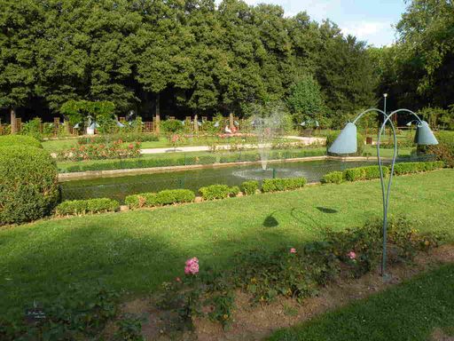  jet d'eau, roseraie